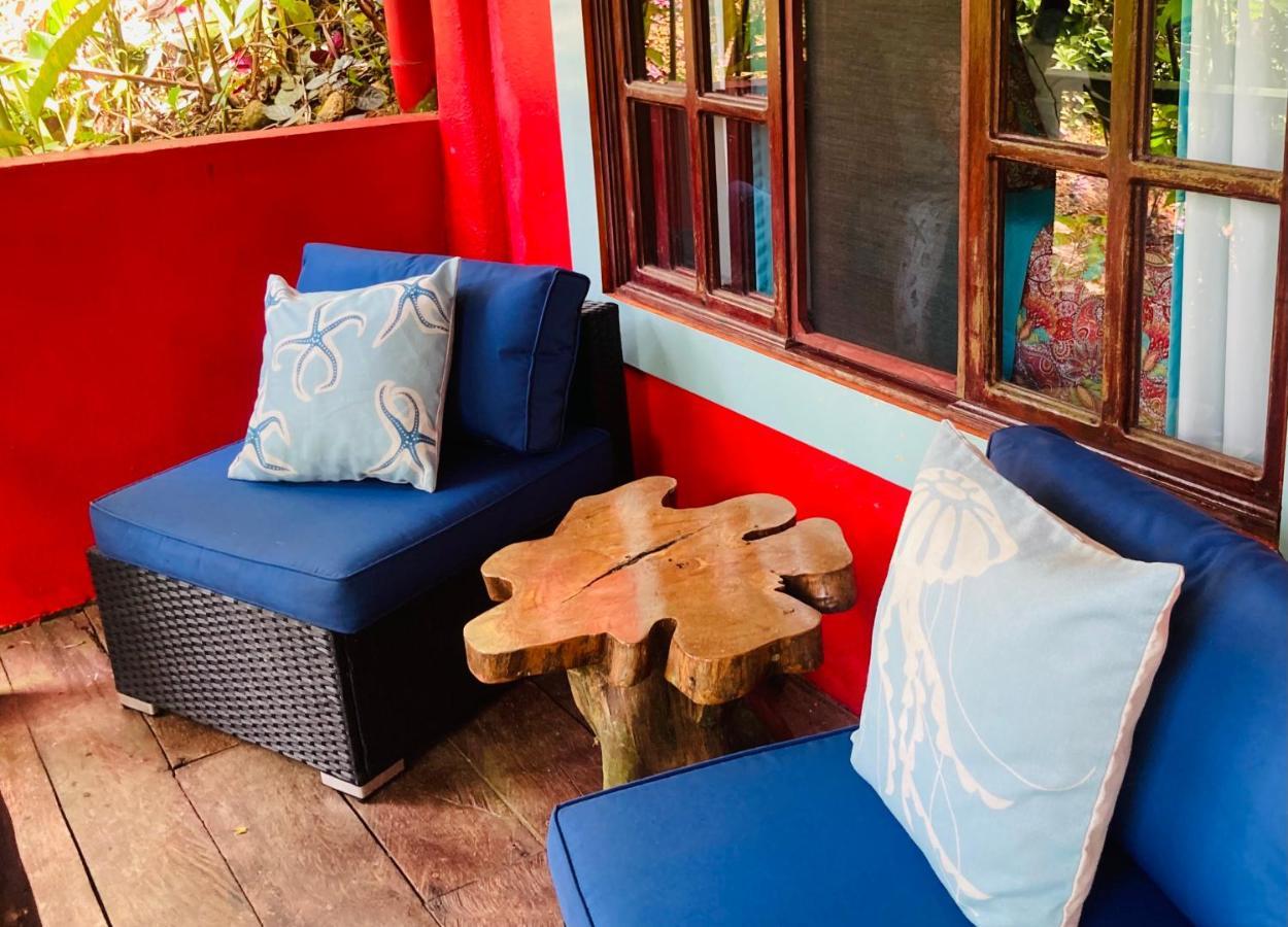 Dolphin Bay Hideaway Bed and Breakfast Bocas del Toro Buitenkant foto