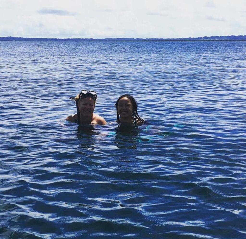 Dolphin Bay Hideaway Bed and Breakfast Bocas del Toro Buitenkant foto