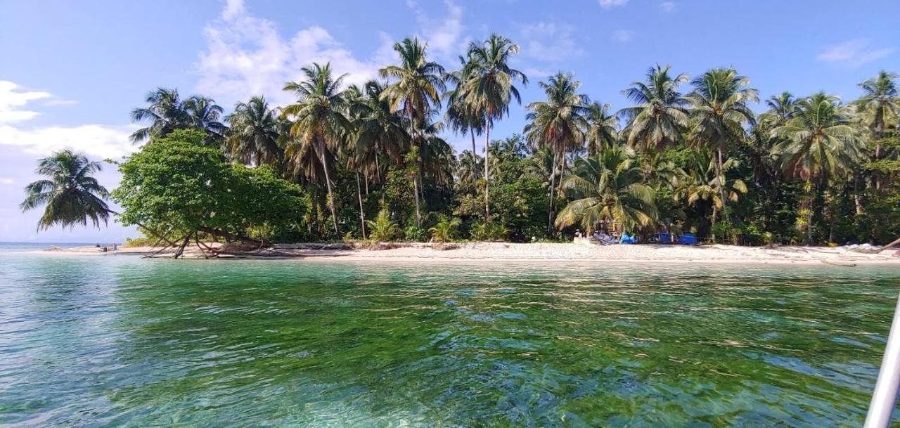 Dolphin Bay Hideaway Bed and Breakfast Bocas del Toro Buitenkant foto